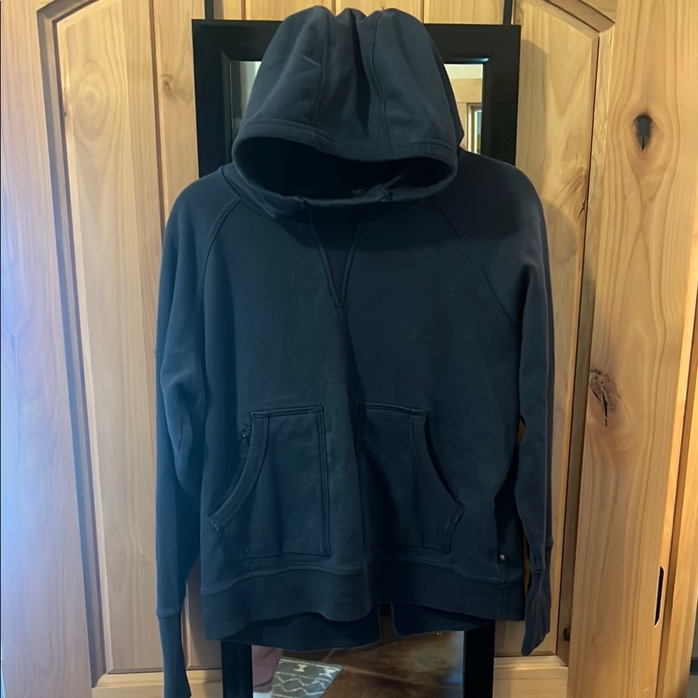 Mountain Hardware Hoodie